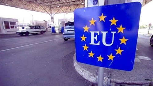 Президент Чехии предлагает странам ЕС усилить охрану внешних границ