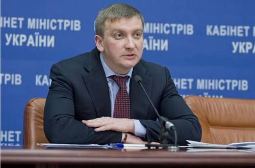 Министр юстиции Павел Петренко пригрозил российским чиновникам уголовной ответственностью