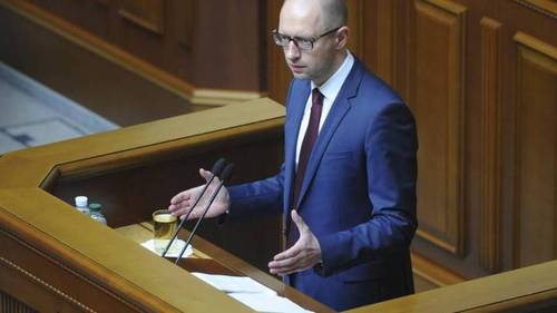 Яценюк призвал сократить количество предприятий