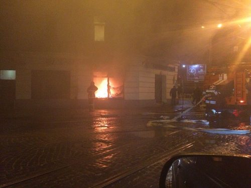 Ночью во Львове горели офисы российских банков 