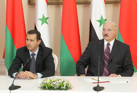 Лукашенко поддержал Асада в «бескомпромиссной борьбе»