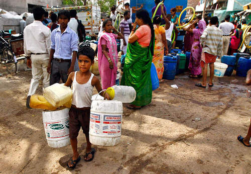 Жители Дели остались без питьевой воды 
