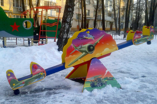 В России появились детские площадки в стиле милитари (ФОТО)