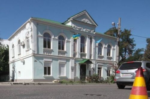 В Крыму атаковали здание Симферопольского Меджлиса