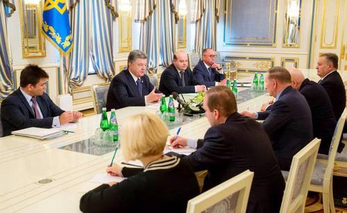 Жена известного политика подтвердила, что Порошенко тайно готовит выборы на Донбассе