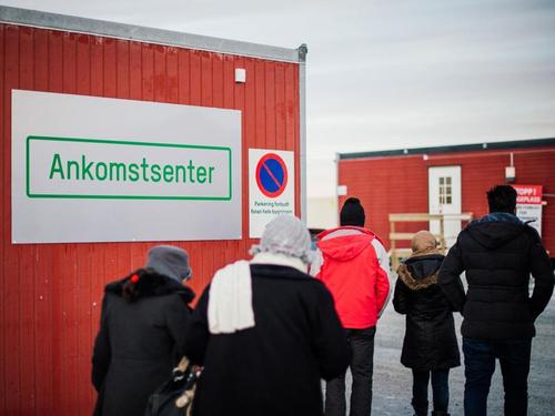 Жители Норвегии отдают детей в "лагеря для беженцев"