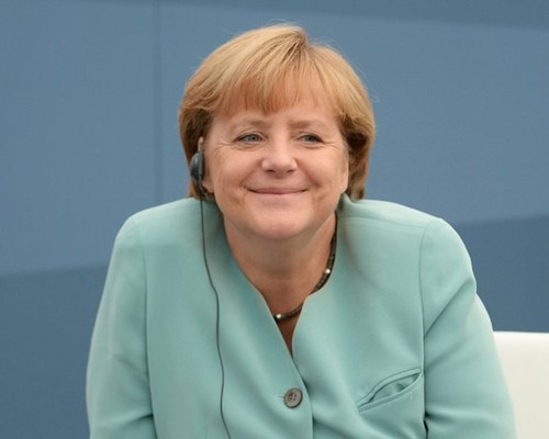 Меркель сделала селфи с одним из бельгийским террористов