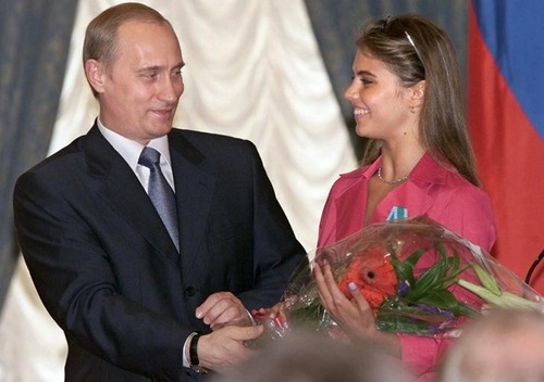 Reuters сообщил о передаче недвижимости женщинам Путина
