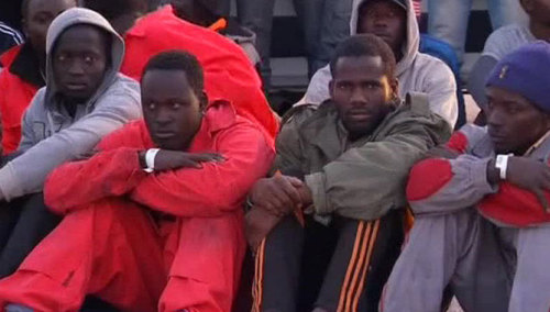В Англии освобождены задыхавшиеся в контейнере мигранты