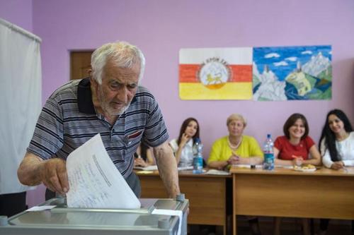 Южная Осетия планирует провести референдум о вхождении в состав РФ