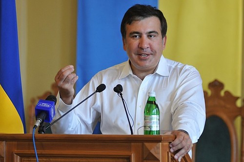 Саакашвили будет бороться с телеканалами олигархов 