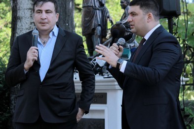 Порошенко вызвал к себе Гройсмана и Саакашвили
