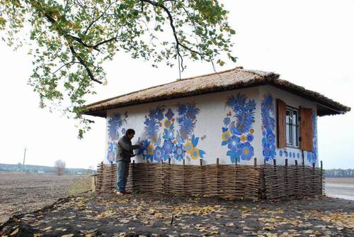 Село, розмальоване народними розписами  з’явиться в Україні