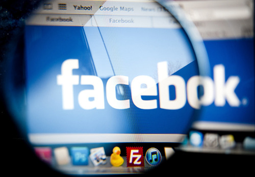 Facebook обвиняют в политической пристрастности при отборе новостей 