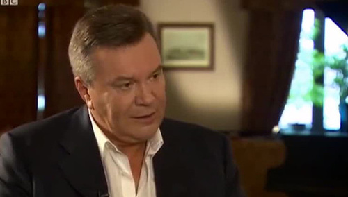 Янукович хочет через Skype дать показания