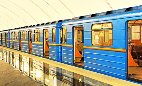Работа киевского метро под угрозой из-за долгов перед российским кредитором