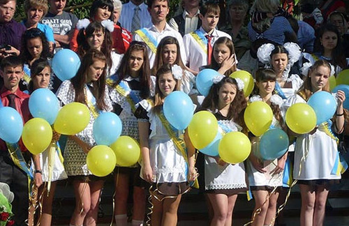 Выпускники из Крыма смогут поступать в вузы без украинского паспорта