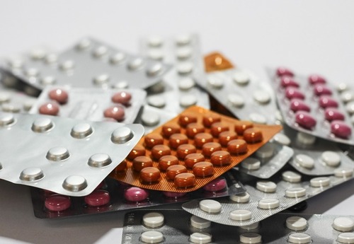 Рада упростила импорт лекарств, прошедших регистрацию в ЕС и США