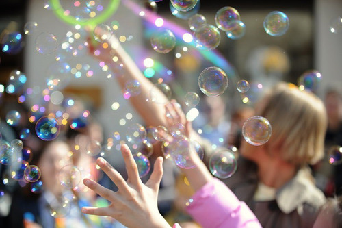 Шоу мыльных пузырей в харьковском зоопарке 