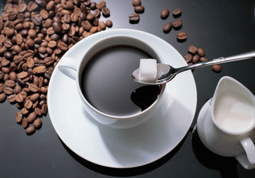Почему стоит пить кофе только с сахаром
