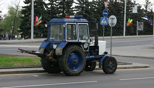 Украинские тракторы отдадут полиции
