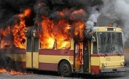 Пожар в автобусе, погибло 35 человек