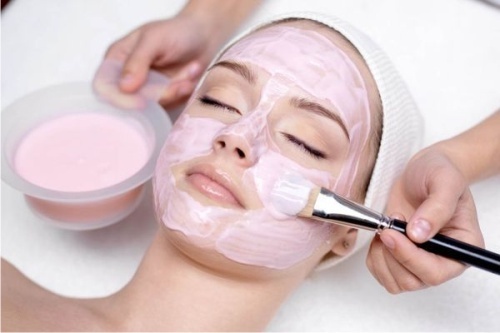 Уход за кожей лица: питательные и витаминные маски