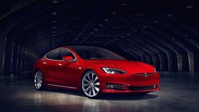 Автопилот Tesla впервые убил своего водителя