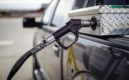 В США все очень плохо - стоимость литра бензина упала до 12 центов 