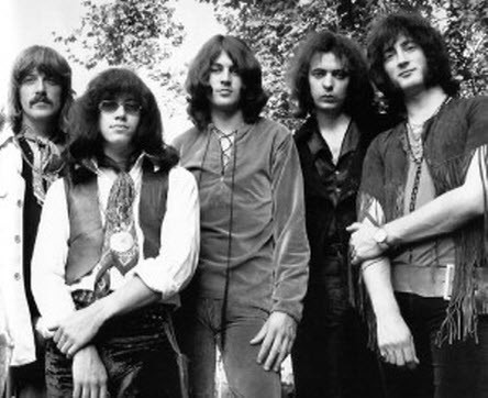 Российский суд оштрафовал Deep Purple за исполнение песен Deep Purple