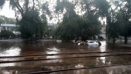 На Одессу и область обрушилась буря с градом