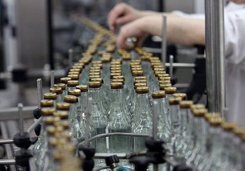 Правительство повысит минимальную цену на водку до 70 гривен