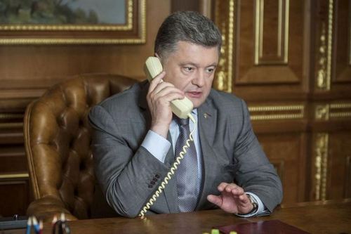 Порошенко обсудит "крымский вопрос" с Путиным по телефону