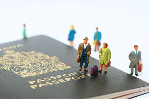 Біженець з'їв паспорт, щоб уникнути депортації