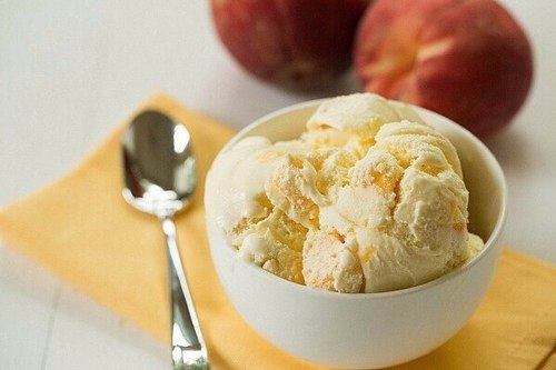 Мороженое из творога с персиком - нежное удовольствие!