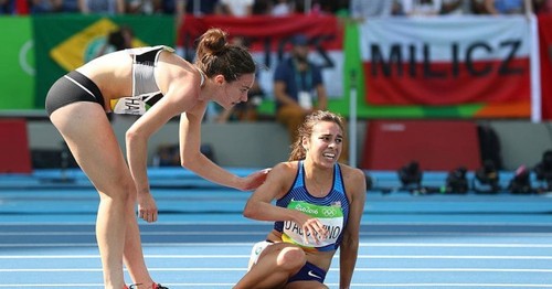 МОК наградил спортсменок, которые не бросили друг друга в беде