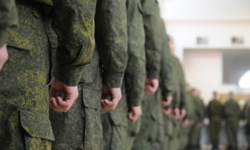 "Мужа не отдам" - крымчане в шоке из-за повесток в военкомат