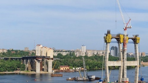 В Запорожье возобновили строительство моста через Днепр 
