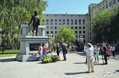 В Харькове установили еще один памятник выдающемуся архитектору Алексею Бекетову