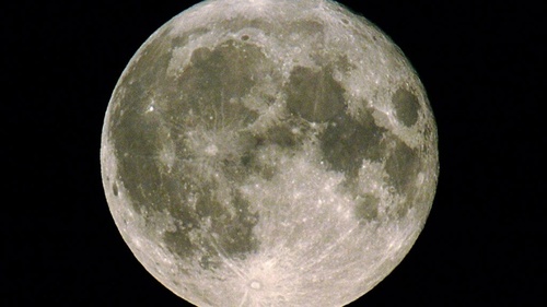 Ученые сделали неожиданную находку на Луне