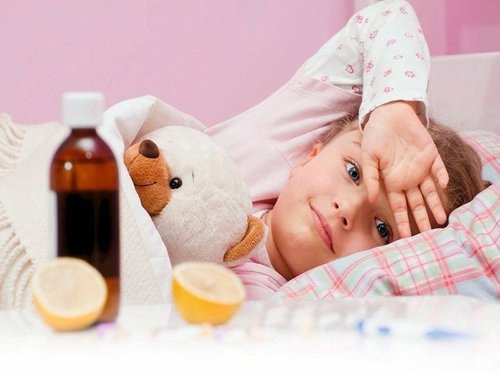 Как правильно лечить ребенка при простуде
