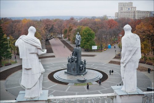 К середине октября харьковчане увидят новую центральную аллею сада Шевченко