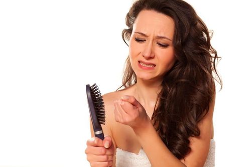 В чем причина выпадения волос в осенний период?