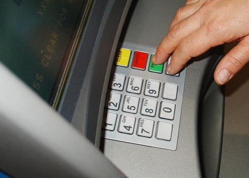 Украинские банкоматы начали заражать новыми вирусами