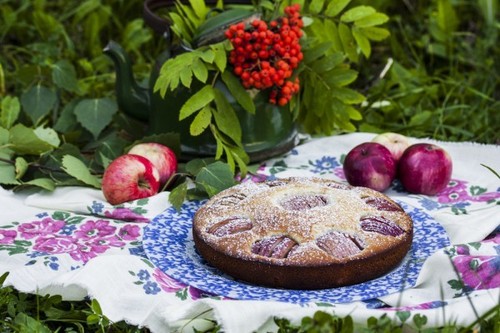 Мамины секреты "Яблочный пирог с орехами"