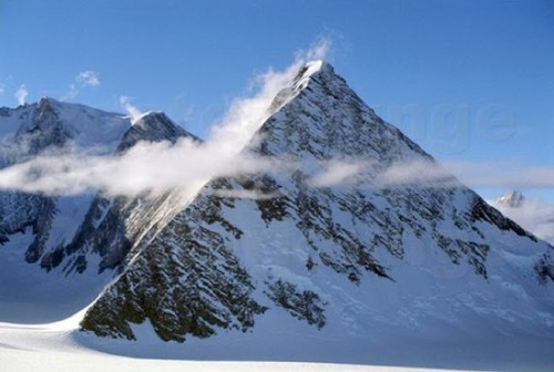 В Антарктиде обнаружены огромные древние пирамиды