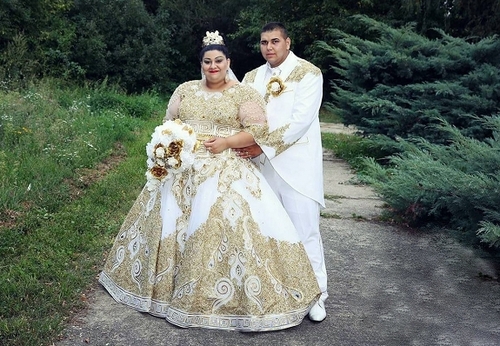 Цыганская свадьба в Словакии с дождем из золота и купюр в 500 евро стала хитом
