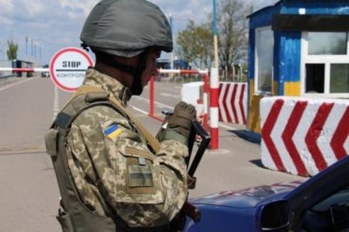 На границе с Крымом погиб украинский военный