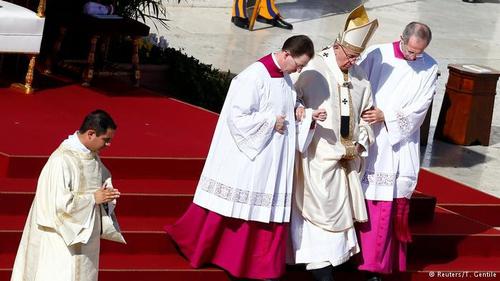 Папа Римский провозгласил семь новых святых