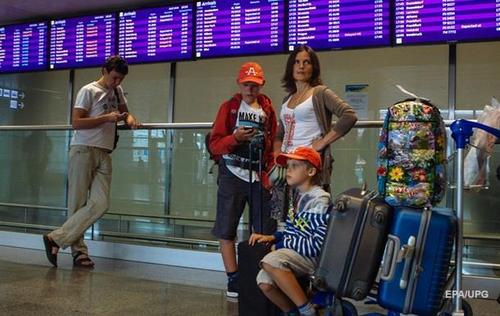 В аэропортах хотят "отменить" русский язык